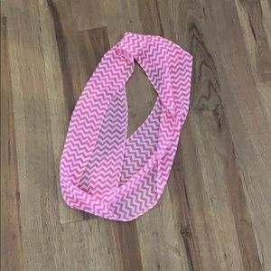 Girl’s Pink and White Chevron Scarf